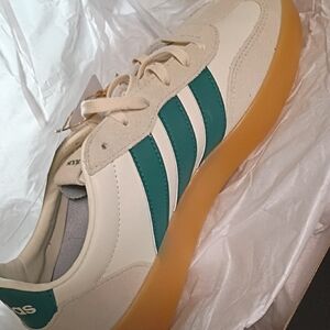 Adidas Barreda Decode Cream and Teal Sneakers